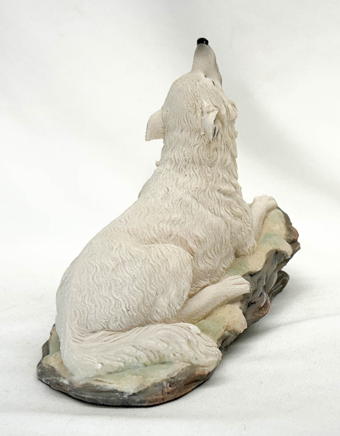 White Wolf Adult, Howling Resin