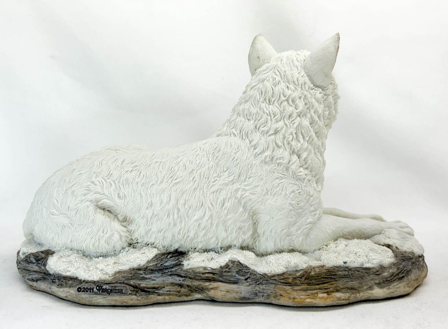 White Wolf Adult, Lying Resin
