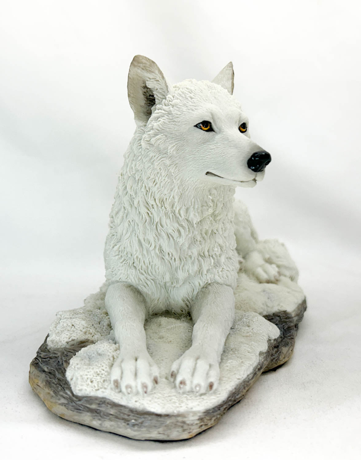 White Wolf Adult, Lying Resin