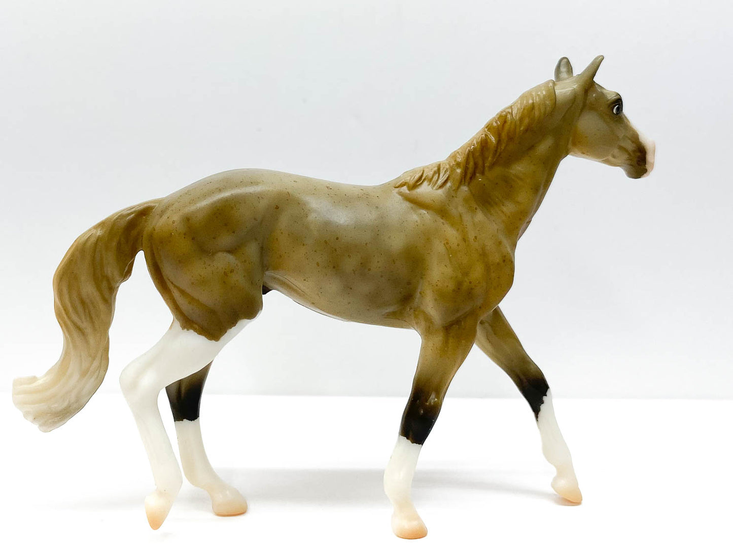 Walking Thoroughbred ~ Radner - Breyerfest 2022